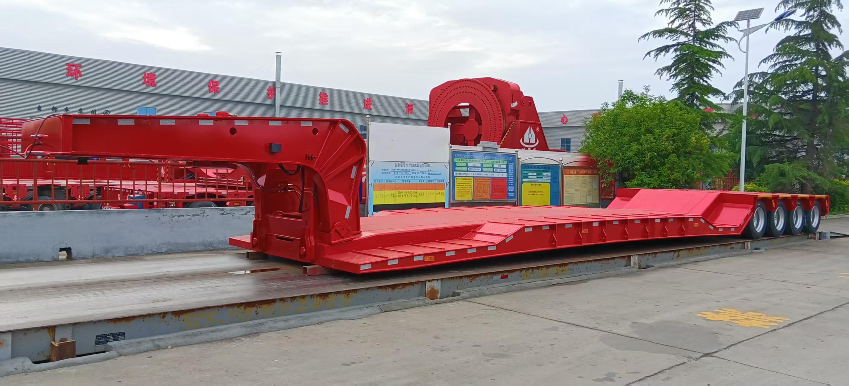 HUAYUE detachable gooseneck trailer loading excavator front view