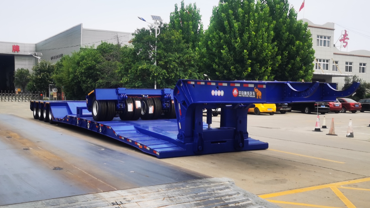 HUAYUE 4 axle drop deck semi trailer with heavy duty goose neck and reinforced chassis