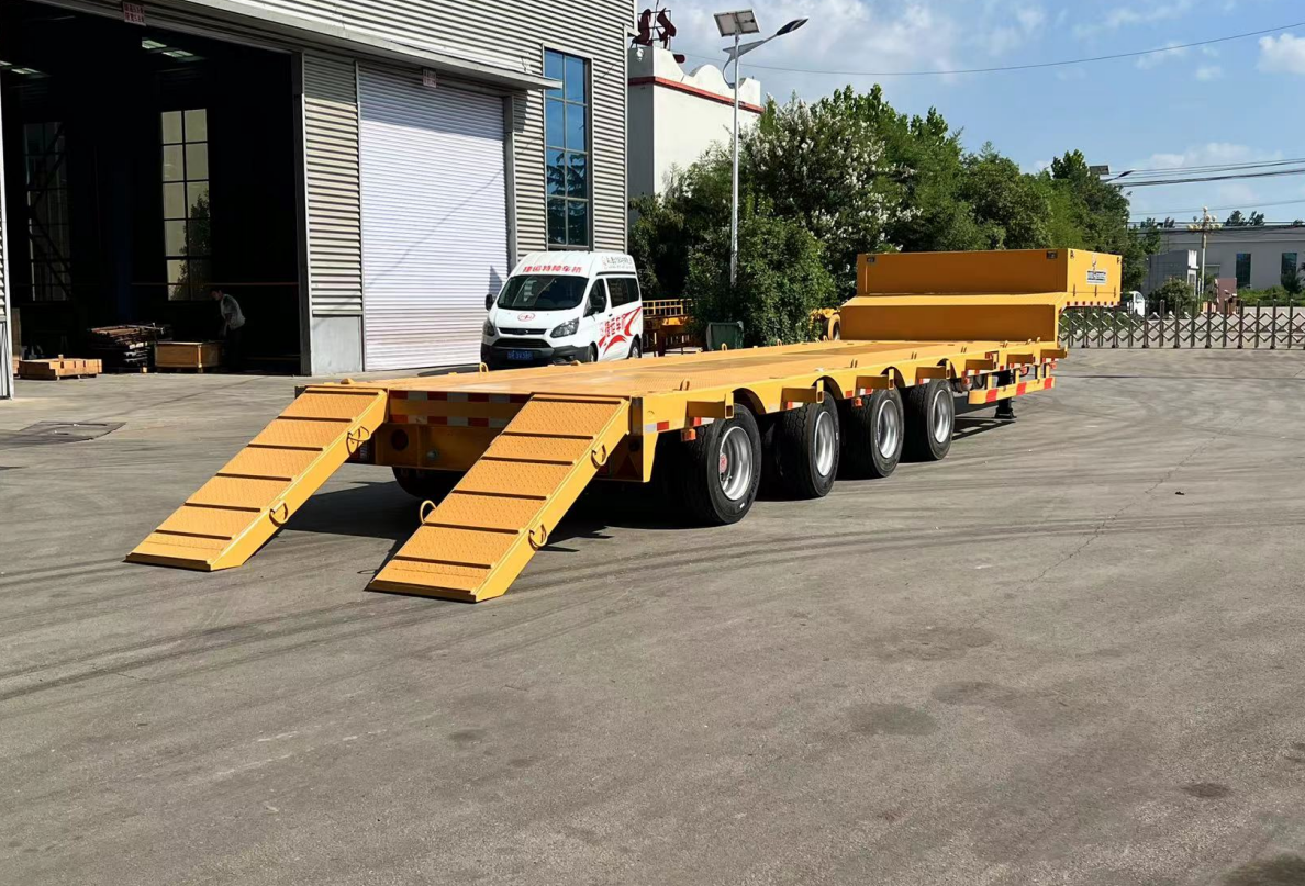 HUAYUE 4-Axle Telescopic Lowbed Trailer with Air Suspension & Steering Axles
