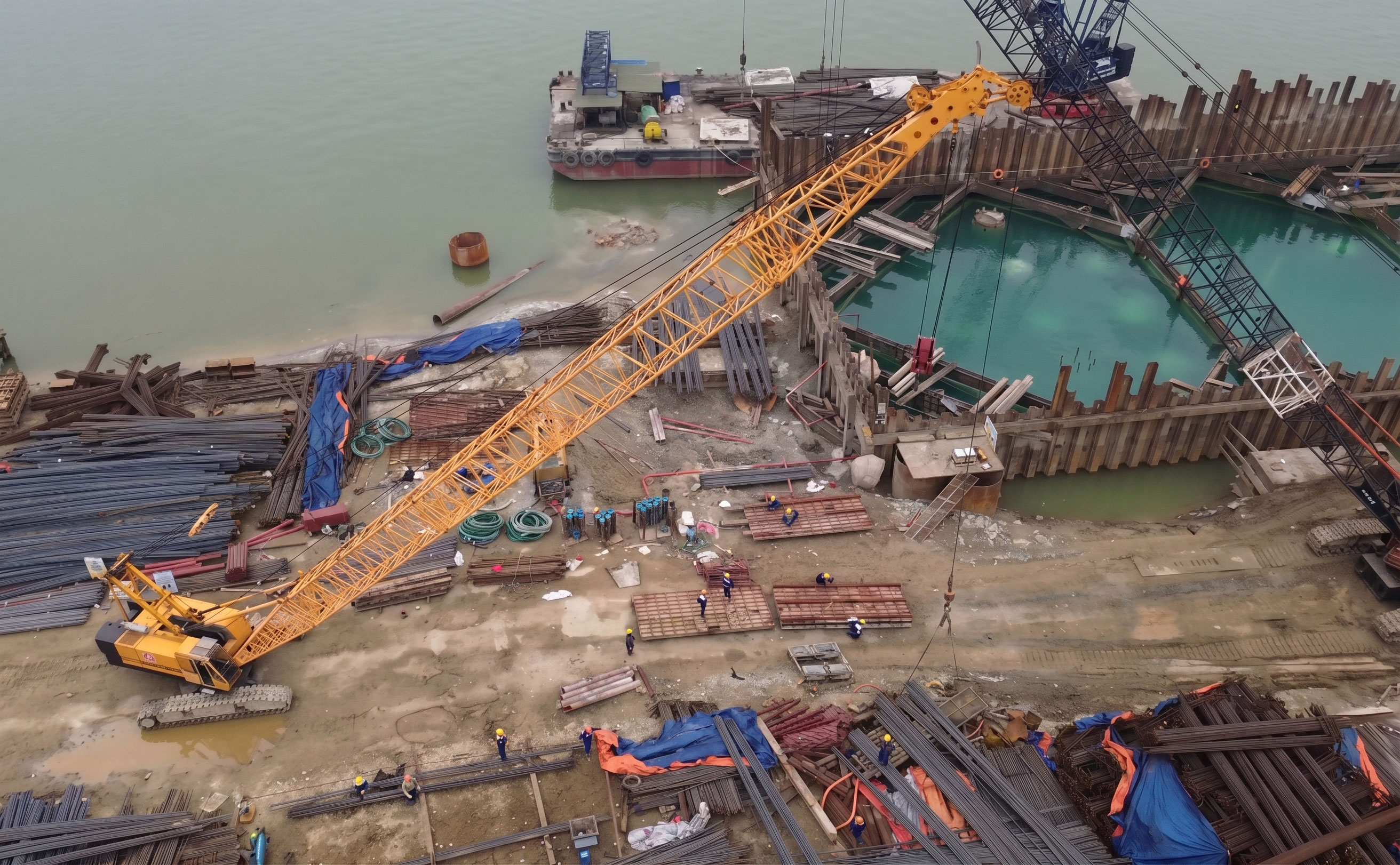 Tracked Dumpers and Dump Semi-Trailers for Vietnam Material Hauling