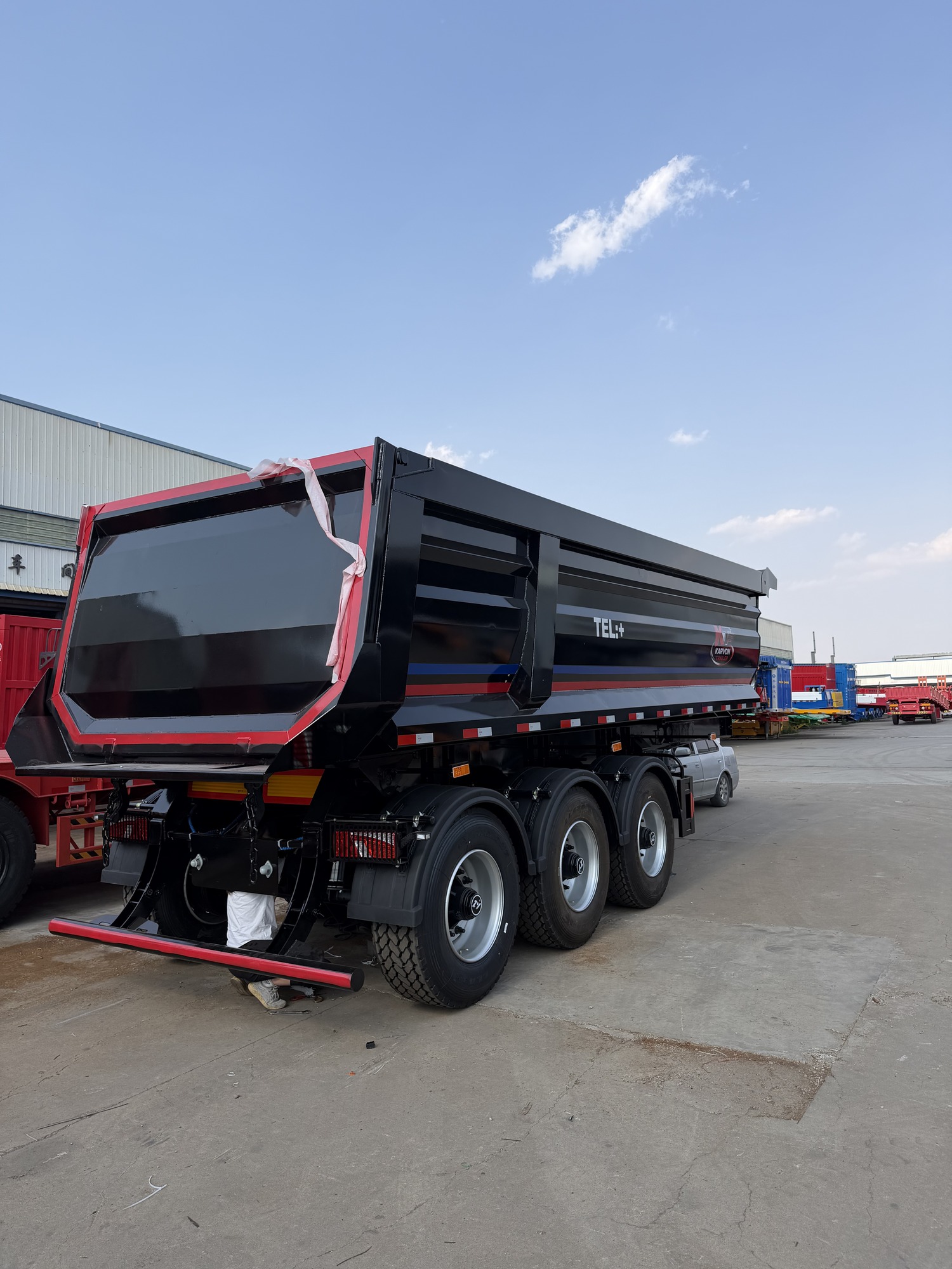 Vietnam Rear-Dump Trailer Proposal with an In-Body Track Requirement